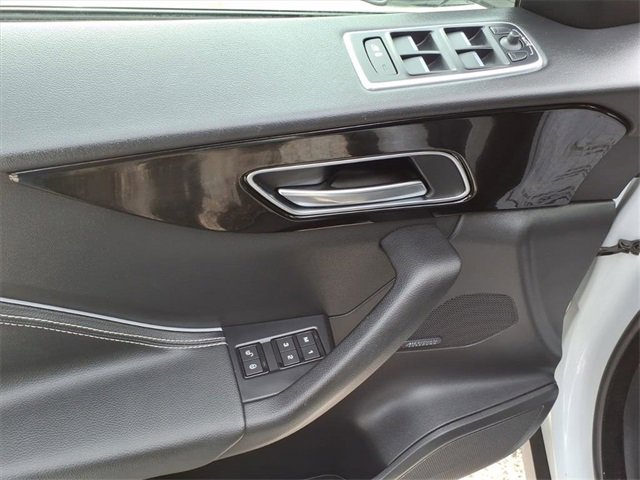 Used 2019 Jaguar F-PACE S image 8