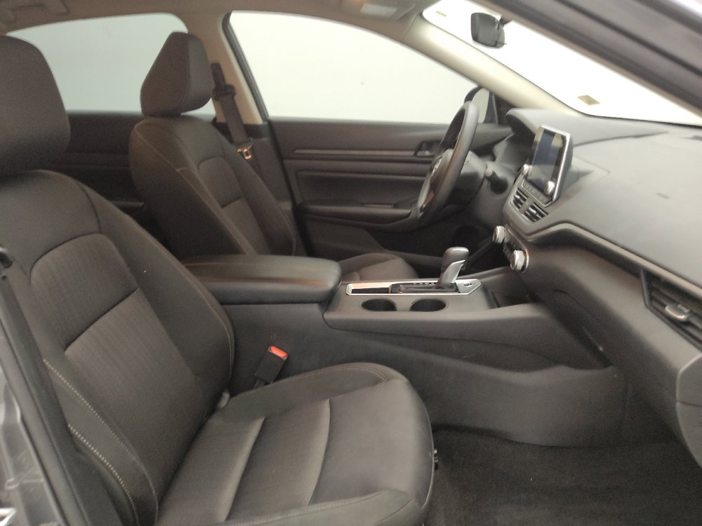 Used 2025 Nissan Altima 2.5 S FWD image 21