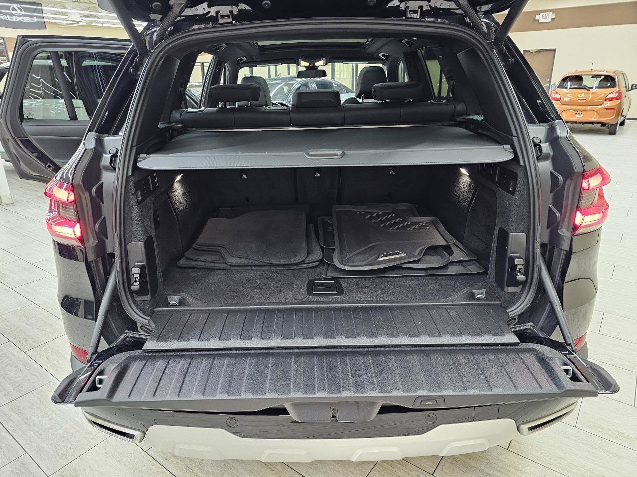 Used 2021 BMW X5 sDrive40i w/ Convenience Package RWD image 13