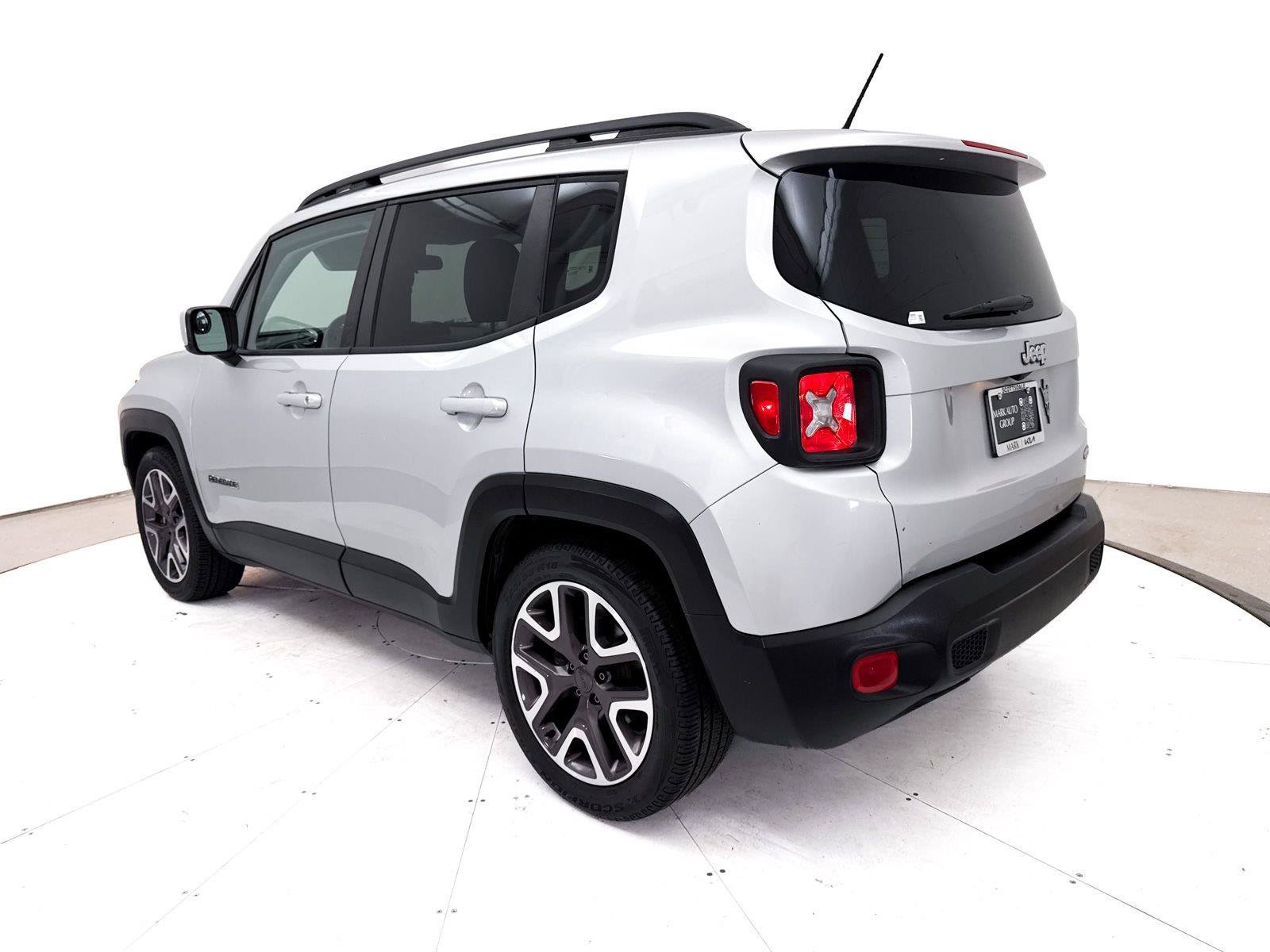 Used 2015 Jeep Renegade Latitude FWD image 13