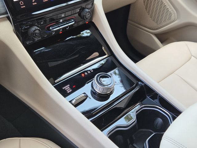 Certified 2023 Jeep Grand Cherokee Limited w/ Black Appearance Package AWD/4WD image 21