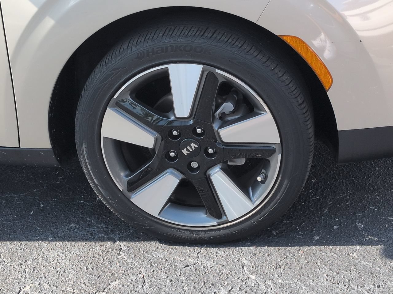 Used 2020 Kia Soul EX w/ Option Group 015 FWD image 10