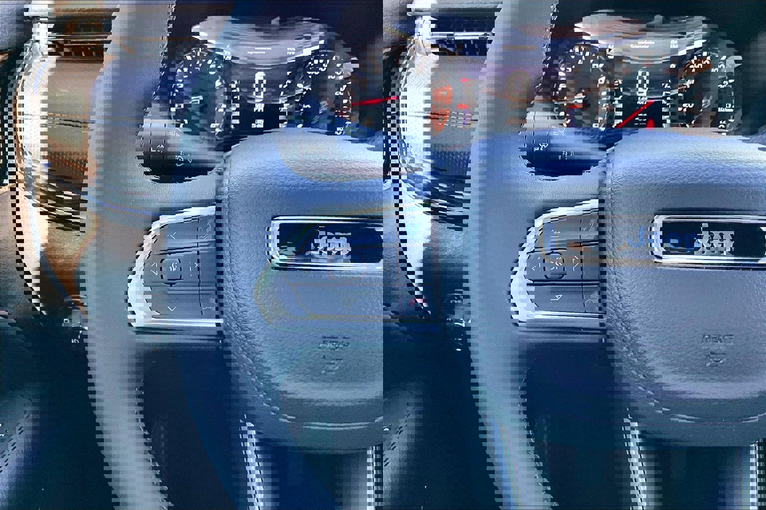 Used 2026 Jeep Compass Latitude image 11