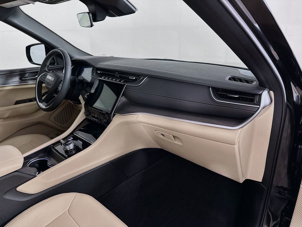 Certified 2025 Jeep Grand Cherokee Limited AWD/4WD image 41