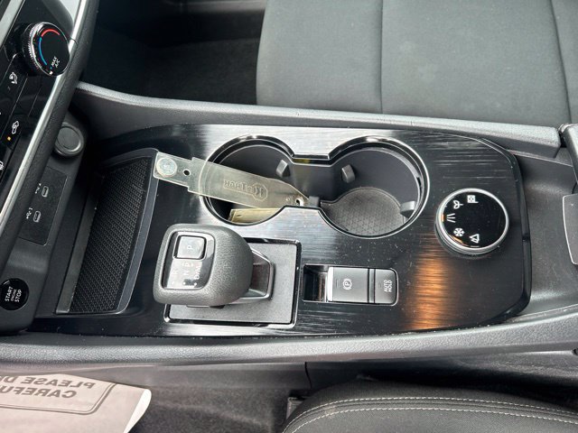 Used 2024 Nissan Rogue S AWD/4WD image 17