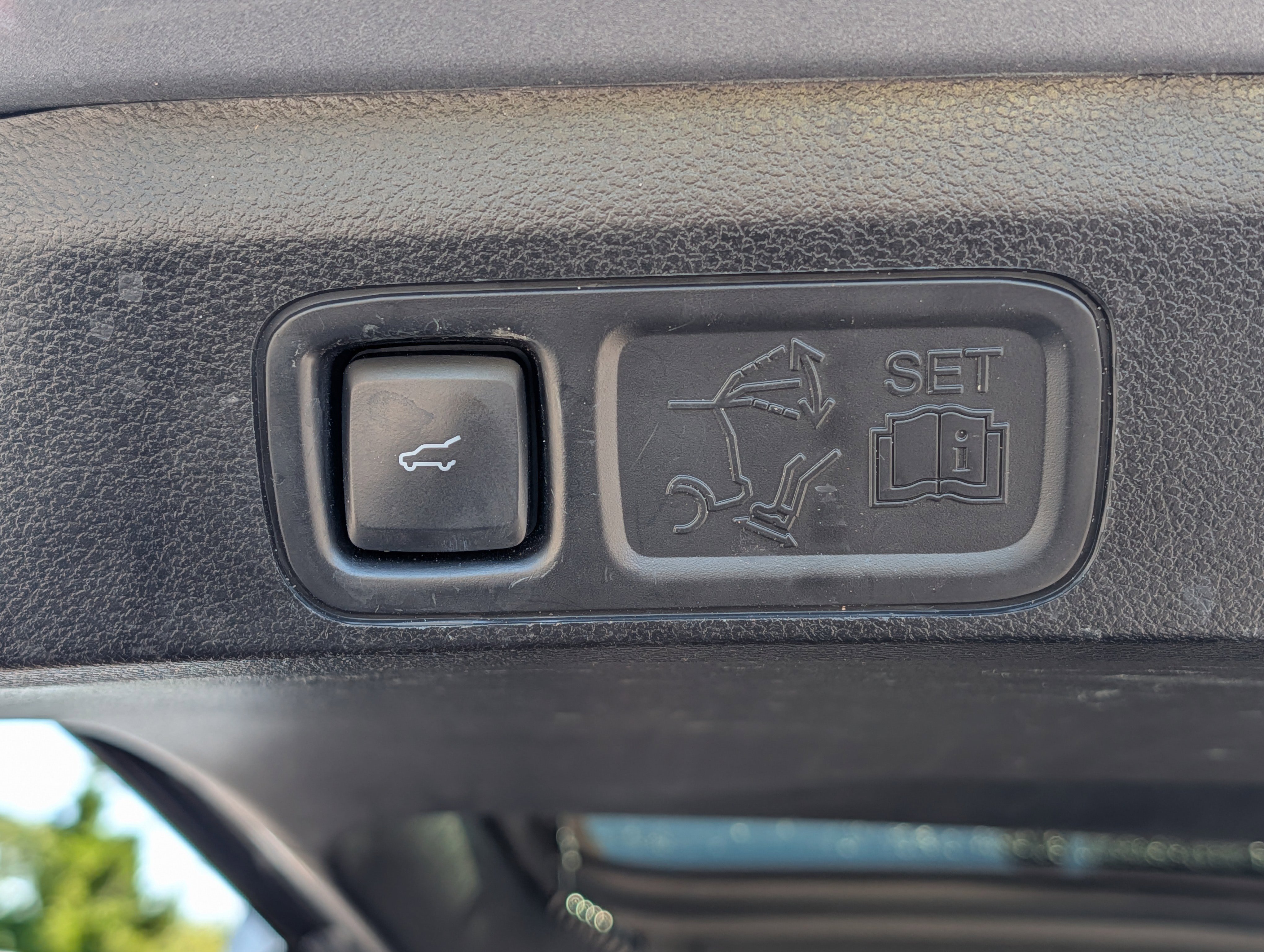 Used 2020 Ford Expedition XLT w/ Equipment Group 202A RWD image 15