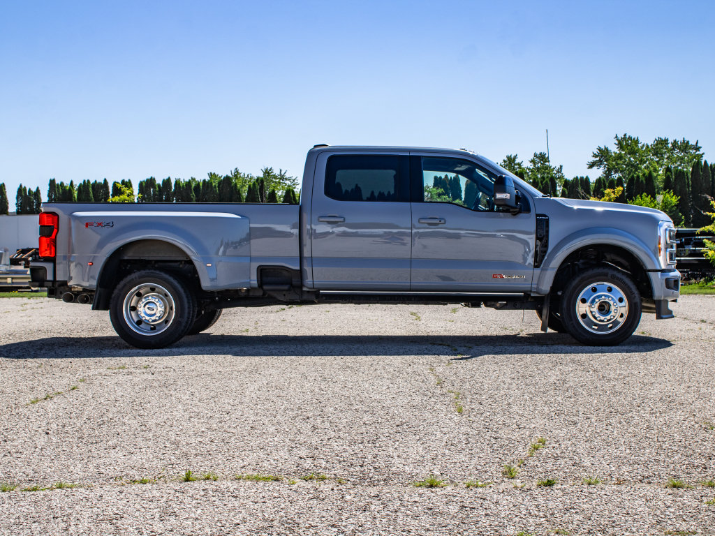 Used 2026 Ford F450 Platinum w/ FX4 Off-Road Package AWD/4WD image 2