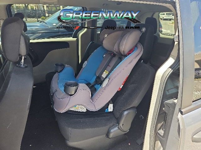 Used 2019 Dodge Grand Caravan SE w/ UConnect Hands-Free Group FWD image 17