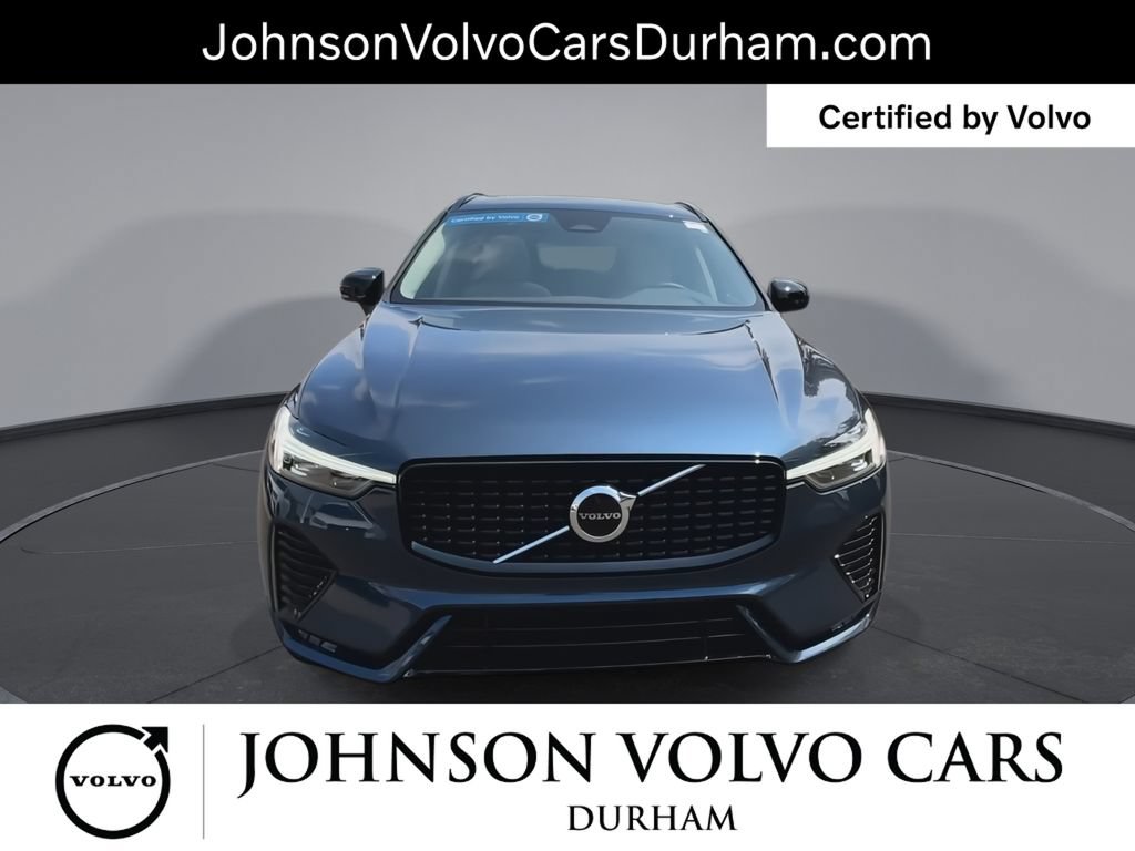 Certified 2025 Volvo XC60 B5 Core AWD/4WD image 3