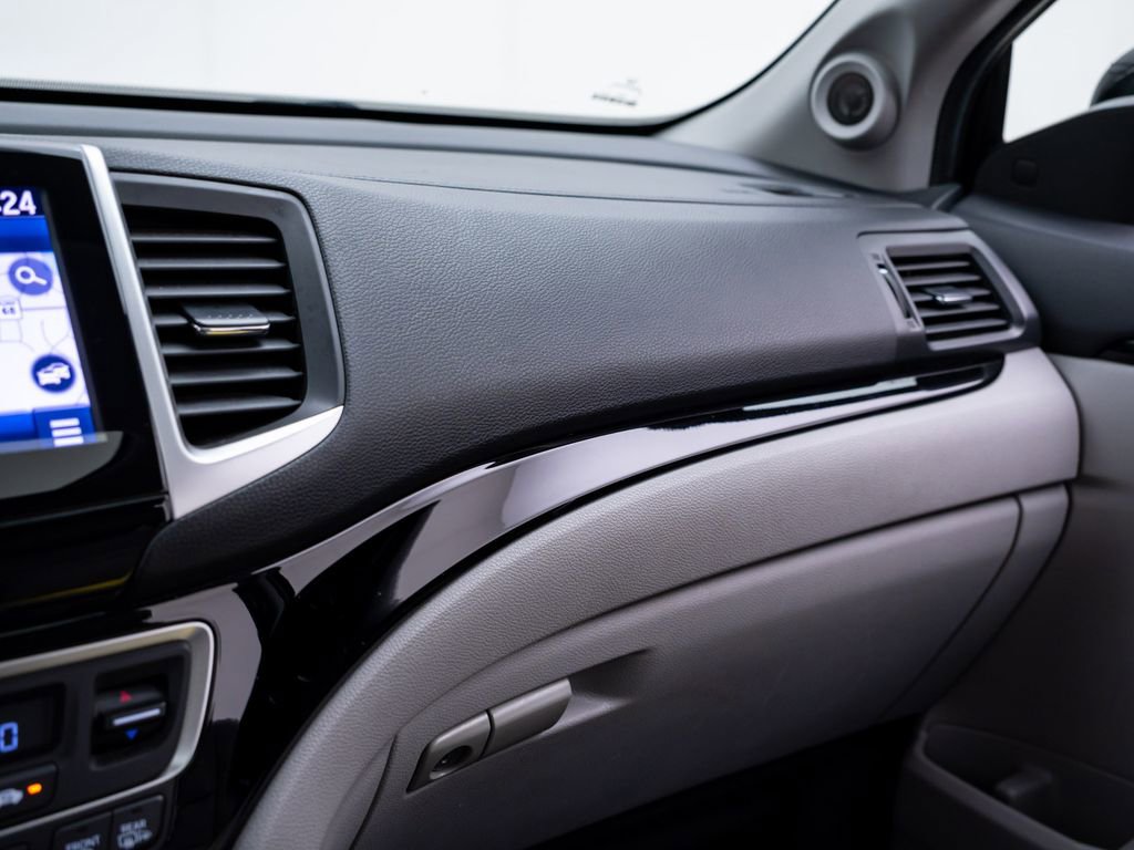 Certified 2018 Honda Pilot Elite image 32
