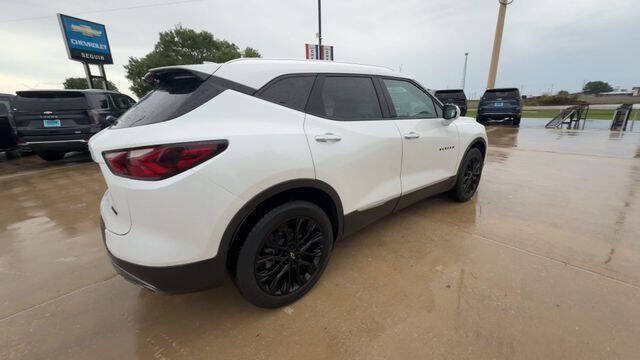 Used 2022 Chevrolet Blazer Premier w/ Enhanced Convenience Package FWD image 8