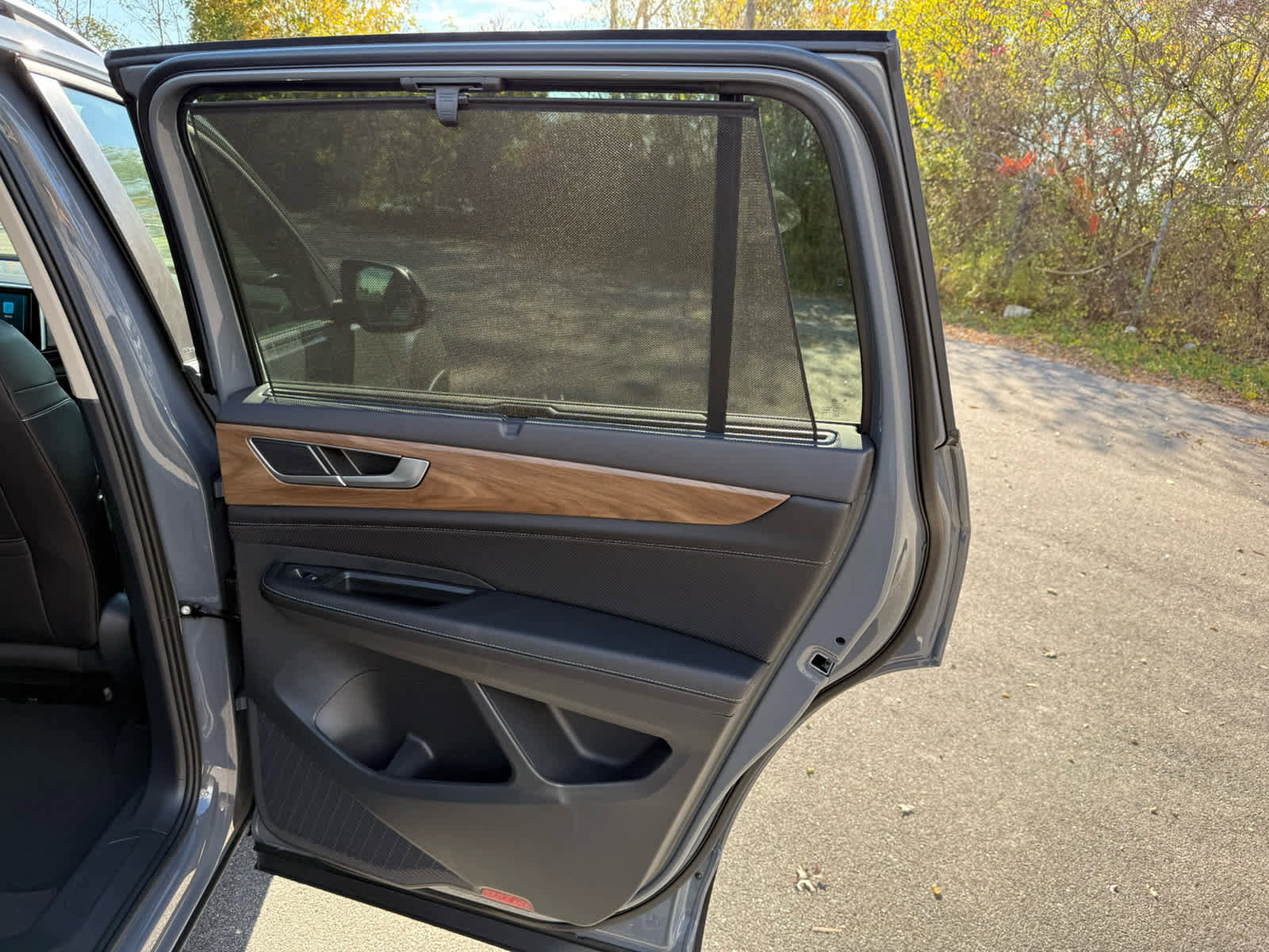 New 2026 Volkswagen Atlas SE image 11