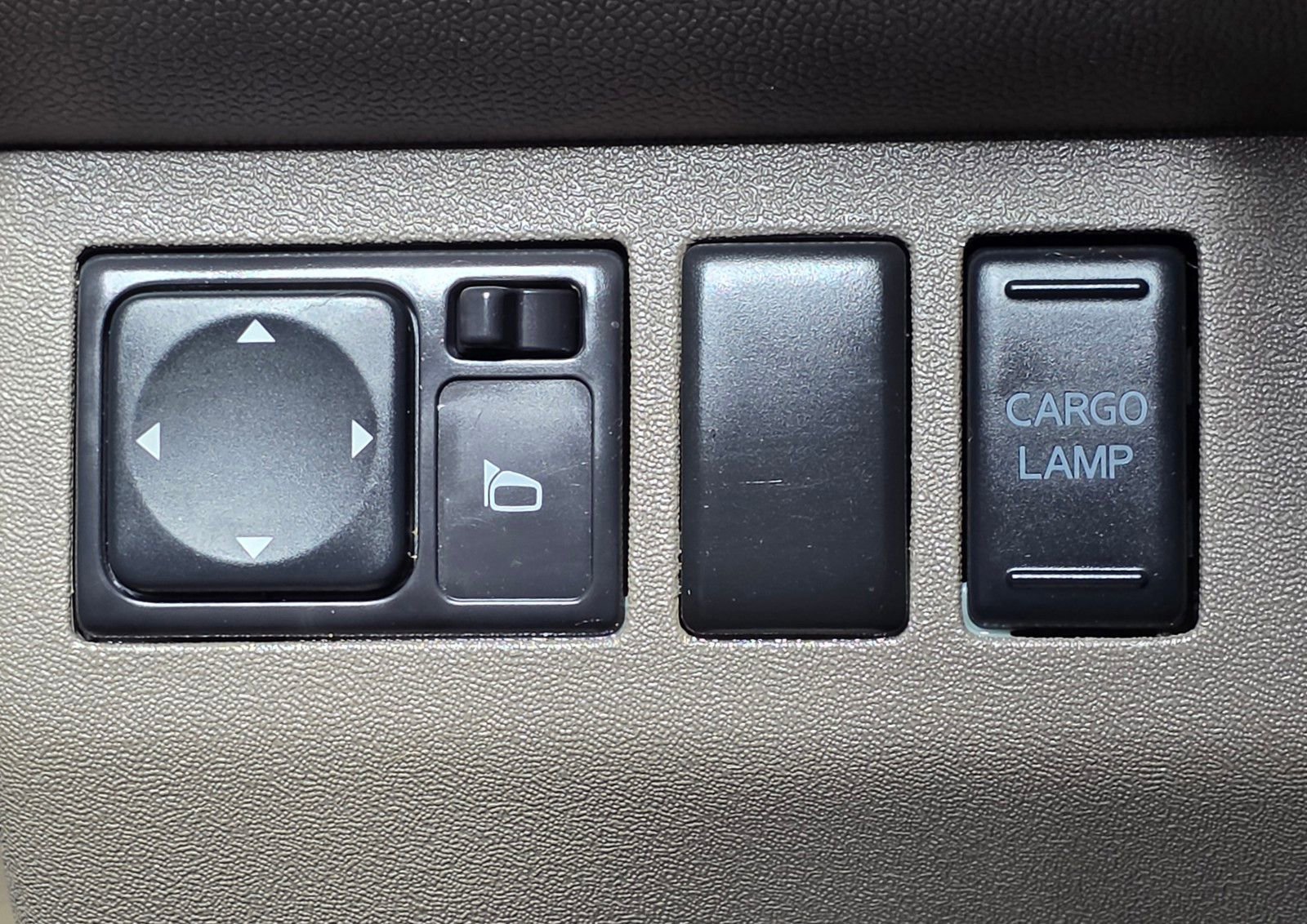 Used 2015 Nissan Frontier SV RWD image 30
