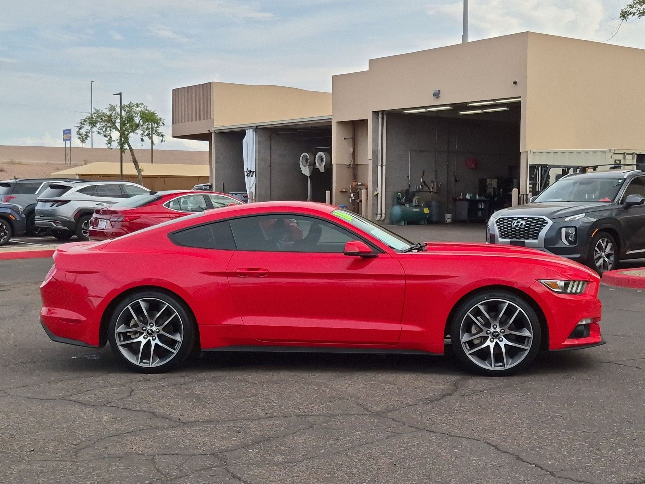 Used 2016 Ford Mustang Premium RWD image 4