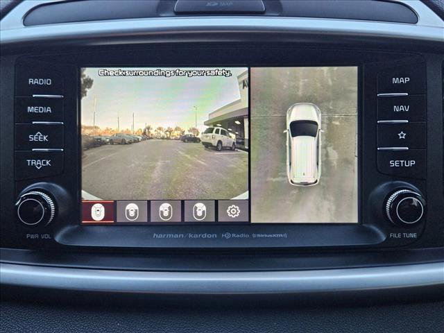 Used 2019 Kia Sorento SX image 16