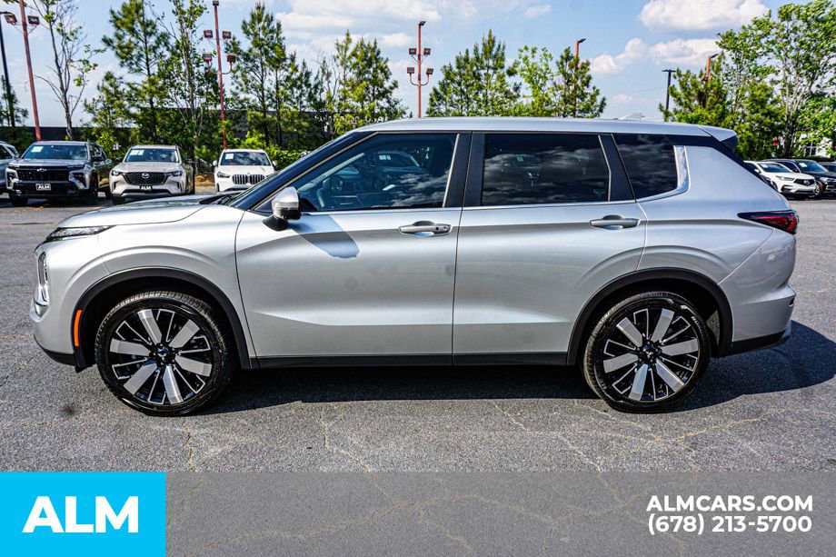 Used 2025 Mitsubishi Outlander SE FWD image 7