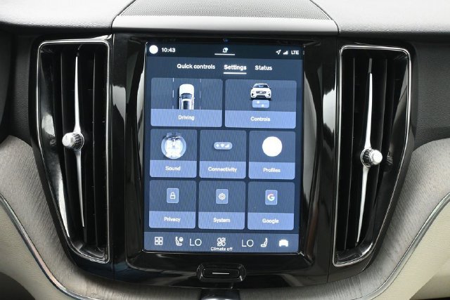 Used 2024 Volvo XC60 B5 Plus w/ Protection Package Premier AWD/4WD image 16