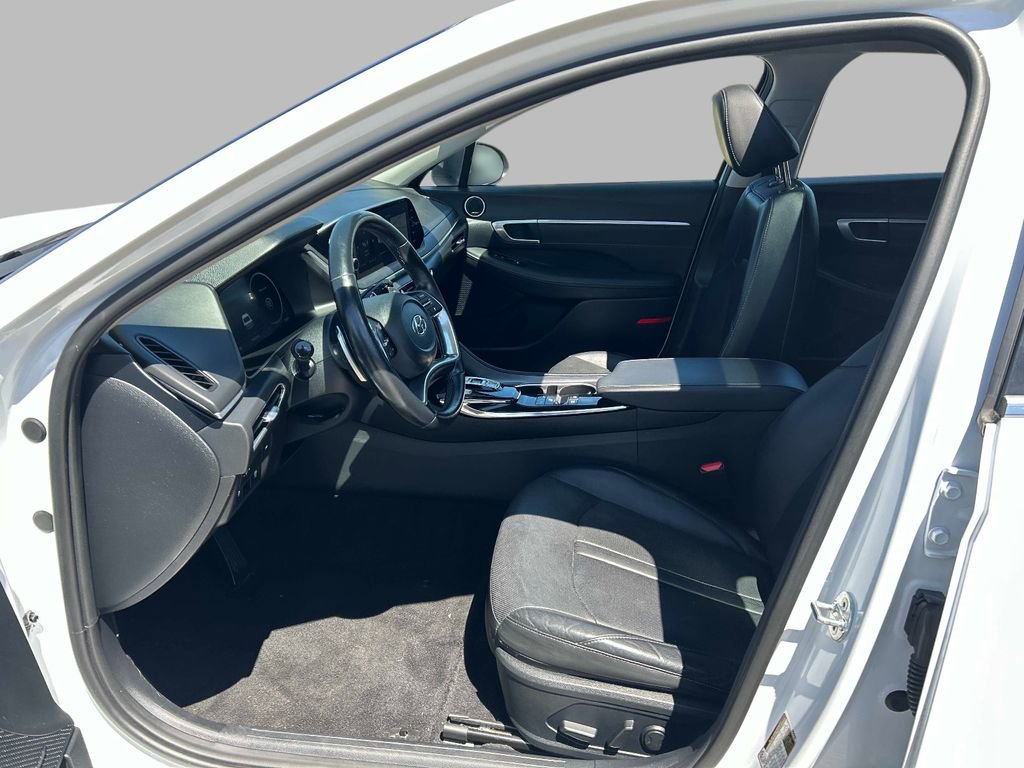 Used 2020 Hyundai Sonata Limited w/ Winter Weather Package FWD image 12
