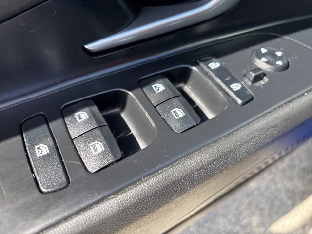 Used 2023 Hyundai Elantra SEL w/ Convenience Package FWD image 12