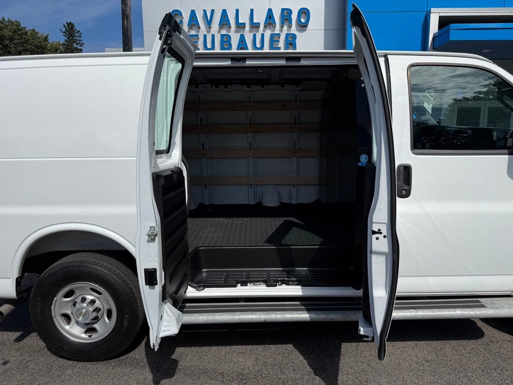 Used 2025 Chevrolet Express 2500 w/ Driver Convenience Package RWD image 26
