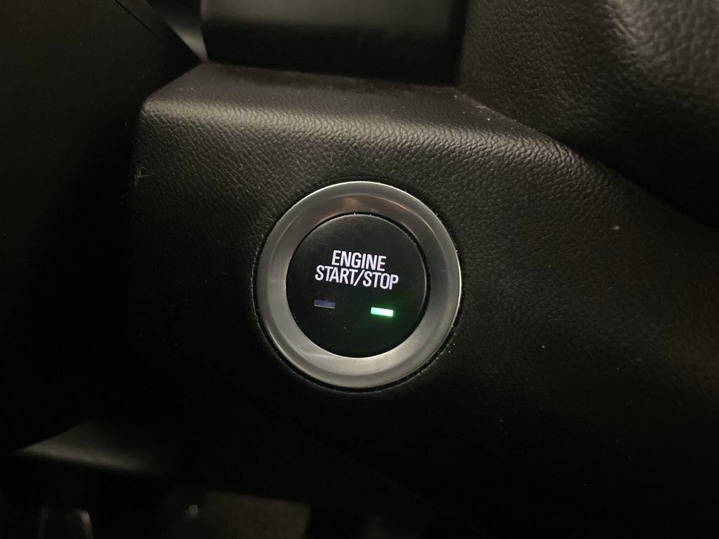Used 2024 GMC Terrain SLE w/ Driver Convenience Package FWD image 10