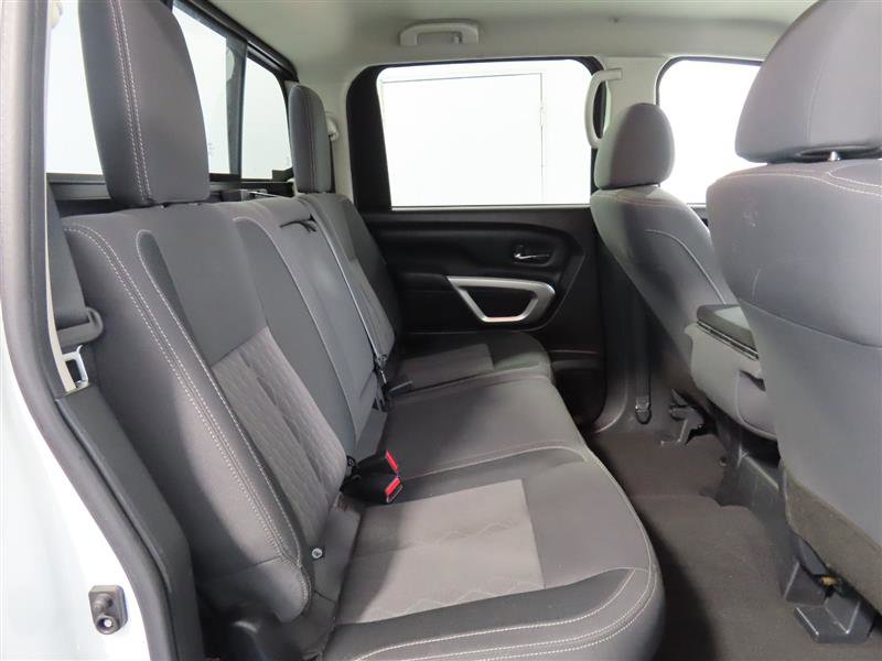 Used 2022 Nissan Titan SV image 29