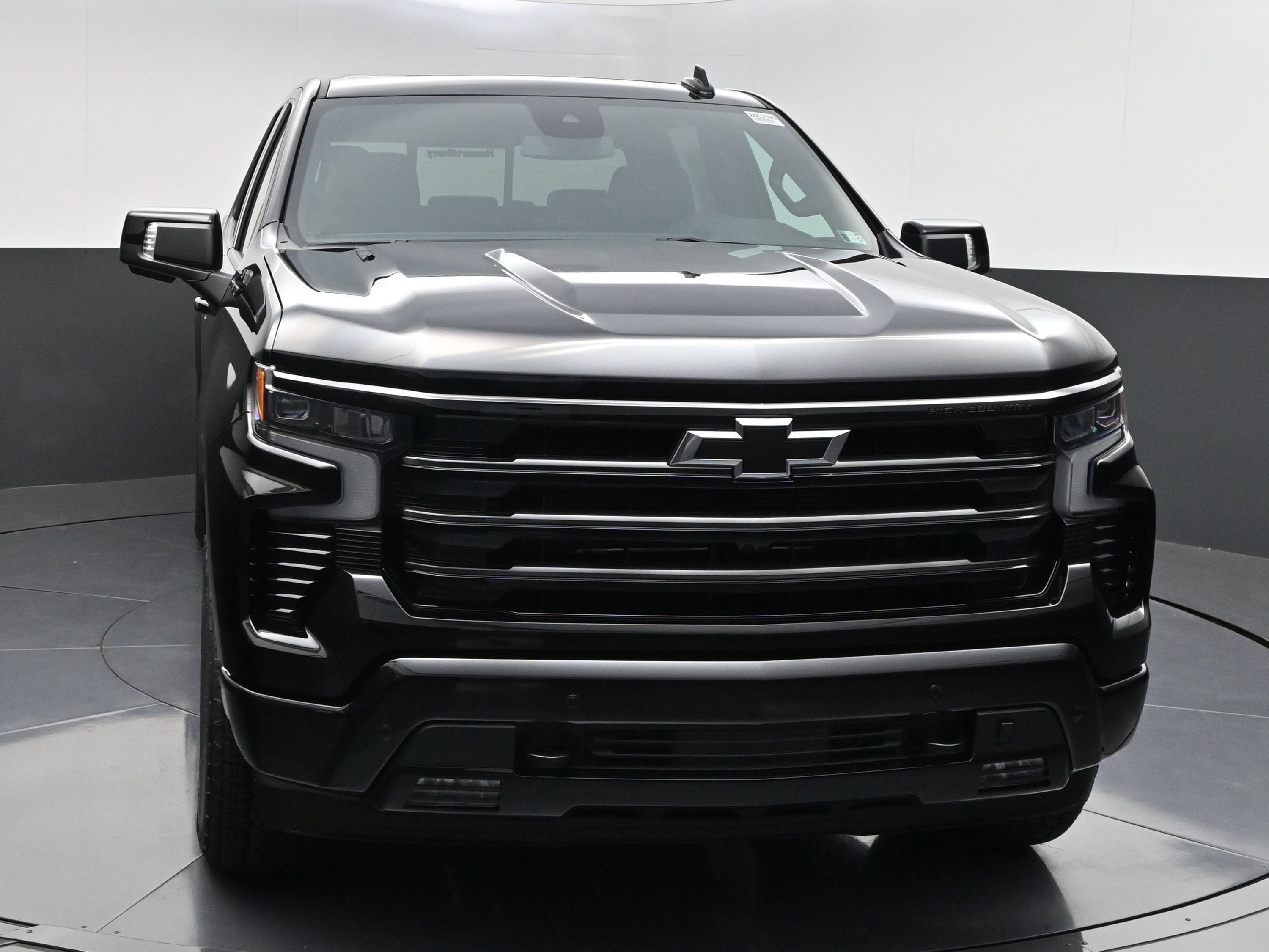 New 2026 Chevrolet Silverado 1500 High Country w/ Midnight Edition AWD/4WD image 3