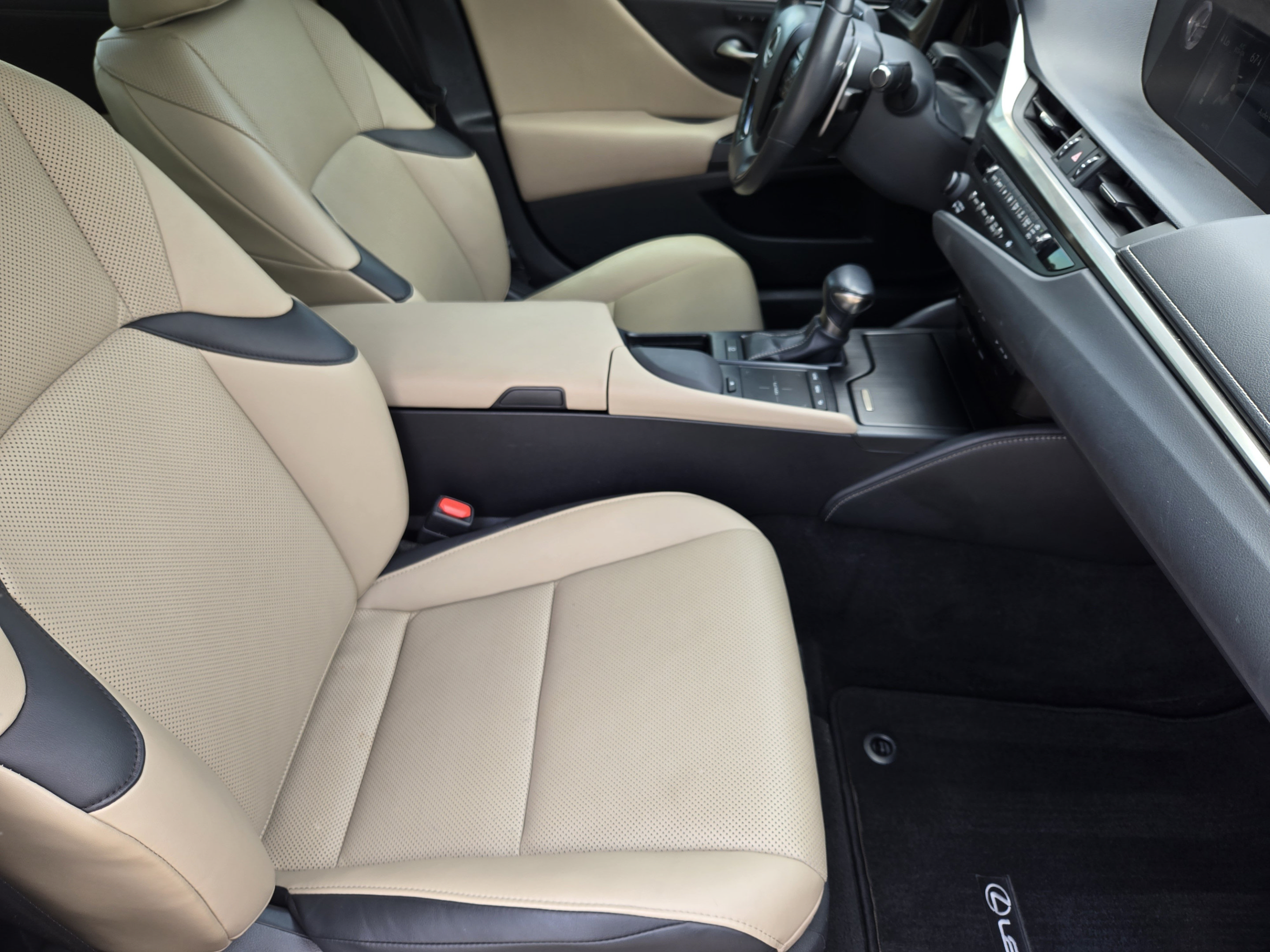 Used 2019 Lexus ES 350 w/ Premium Package FWD image 4