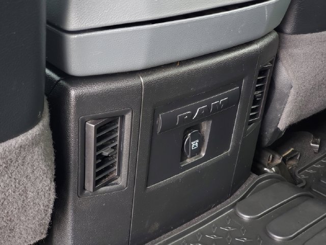 Used 2018 RAM 1500 Big Horn AWD/4WD image 32