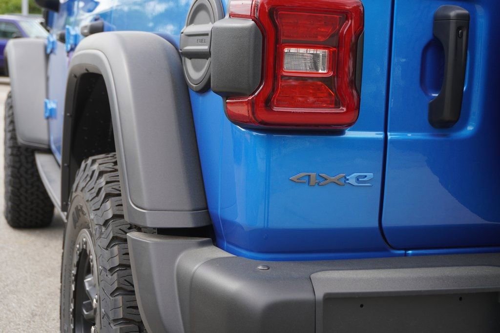 Used 2023 Jeep Wrangler Unlimited Rubicon 4xe image 9