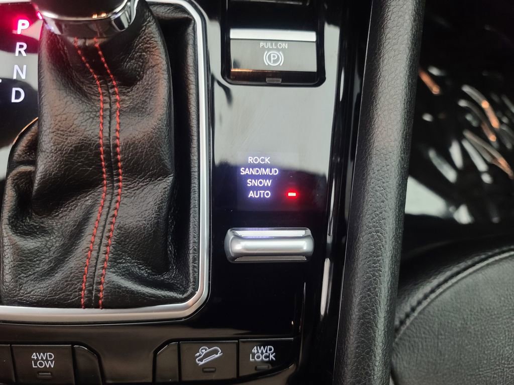 Used 2024 Jeep Compass Trailhawk image 33