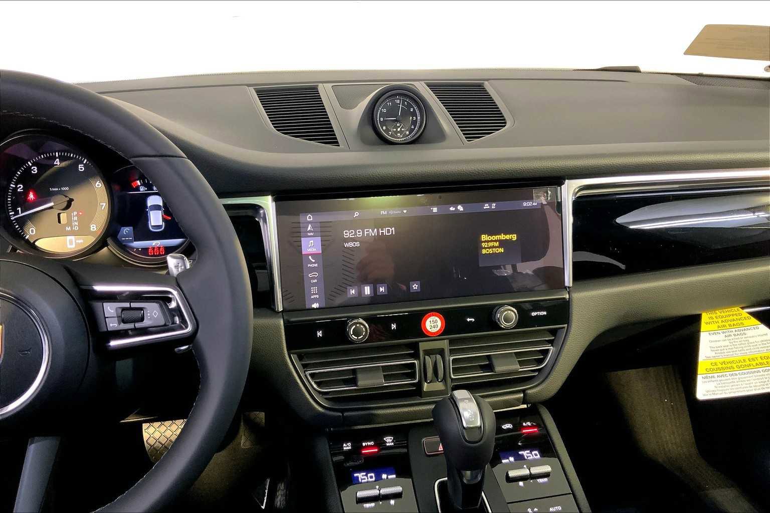 New 2026 Porsche Macan image 16
