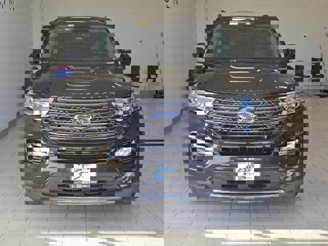 Used 2024 Ford Explorer XLT w/ Equipment Group 202A AWD/4WD image 2