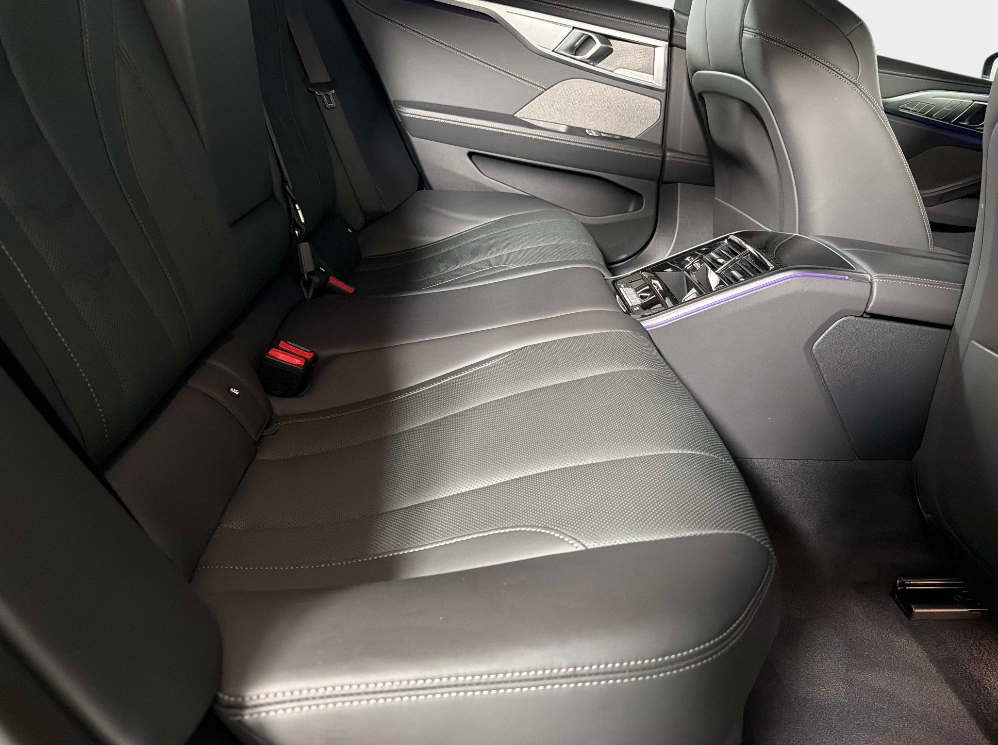 Used 2024 BMW M850i Gran Coupe xDrive AWD/4WD image 26