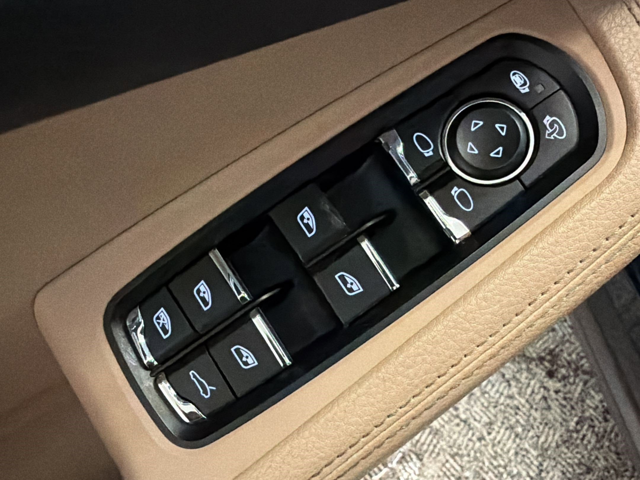 Used 2021 Porsche Macan image 12