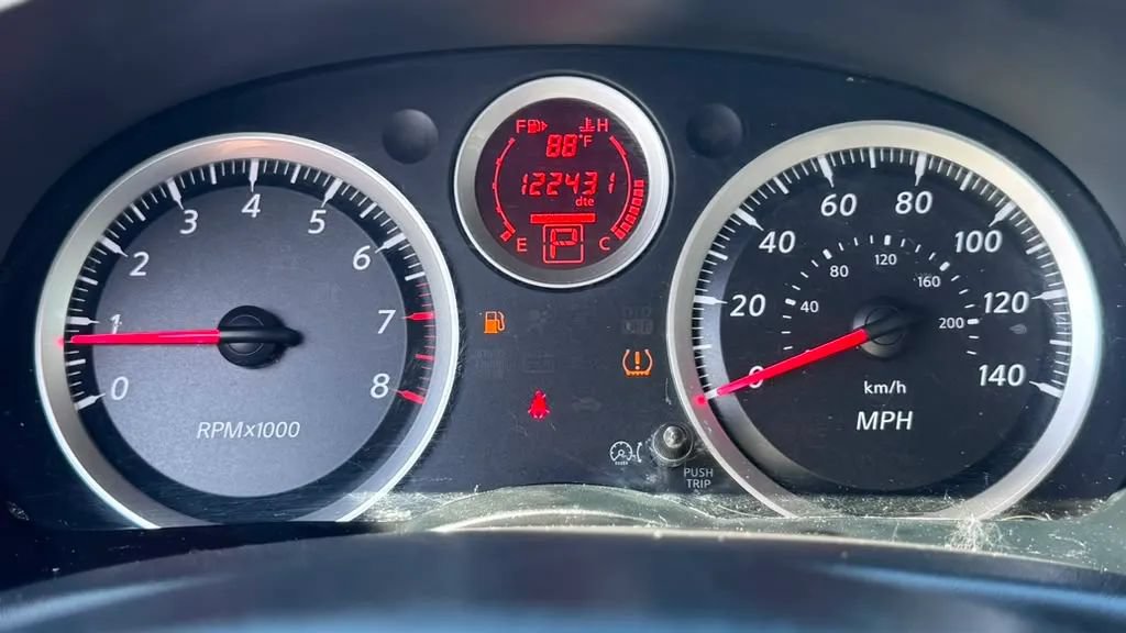 Used 2012 Nissan Sentra 2.0 SR w/ Convenience Pkg FWD image 17