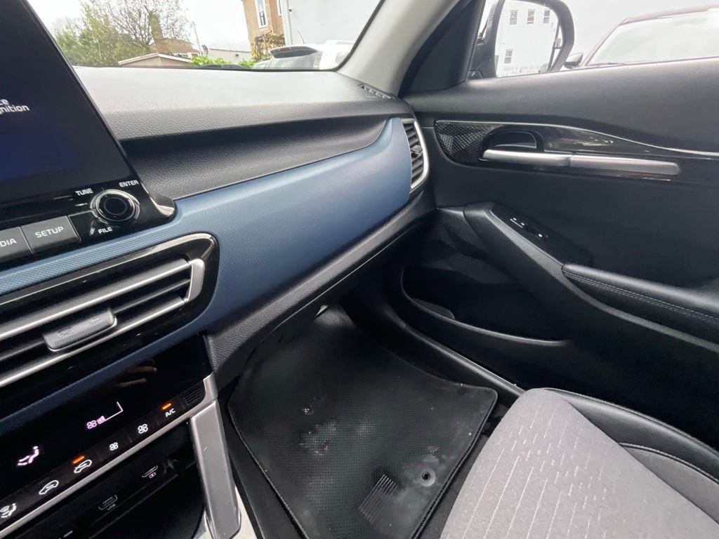 Used 2023 Kia Seltos S w/ Navigation Package image 20