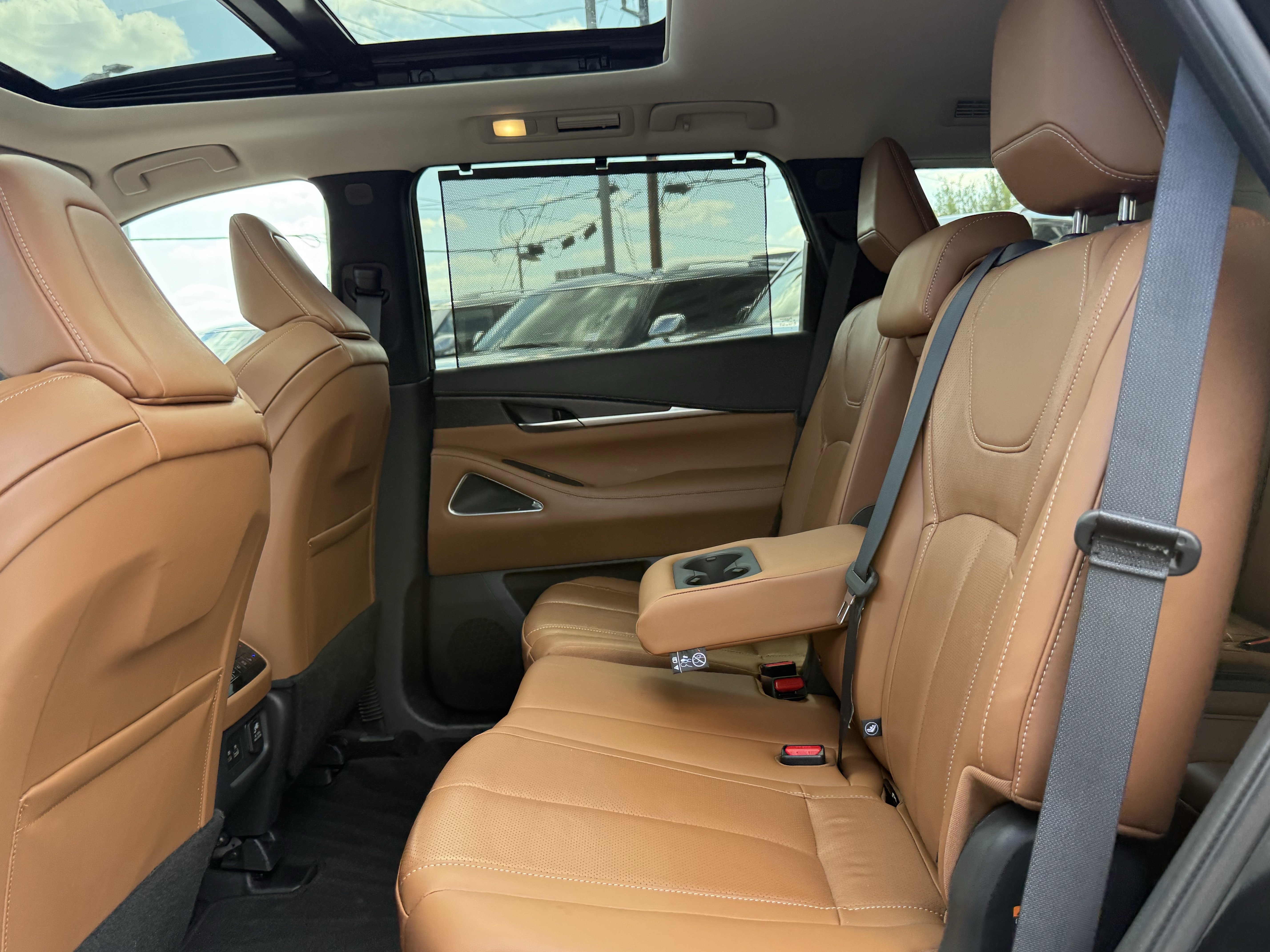 Certified 2023 INFINITI QX60 Sensory w/ Vision Package AWD/4WD image 16