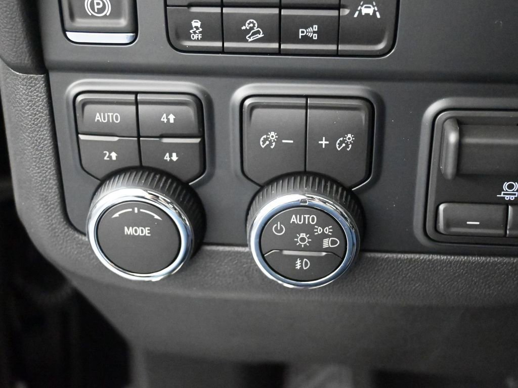 New 2026 Chevrolet Suburban Premier image 39