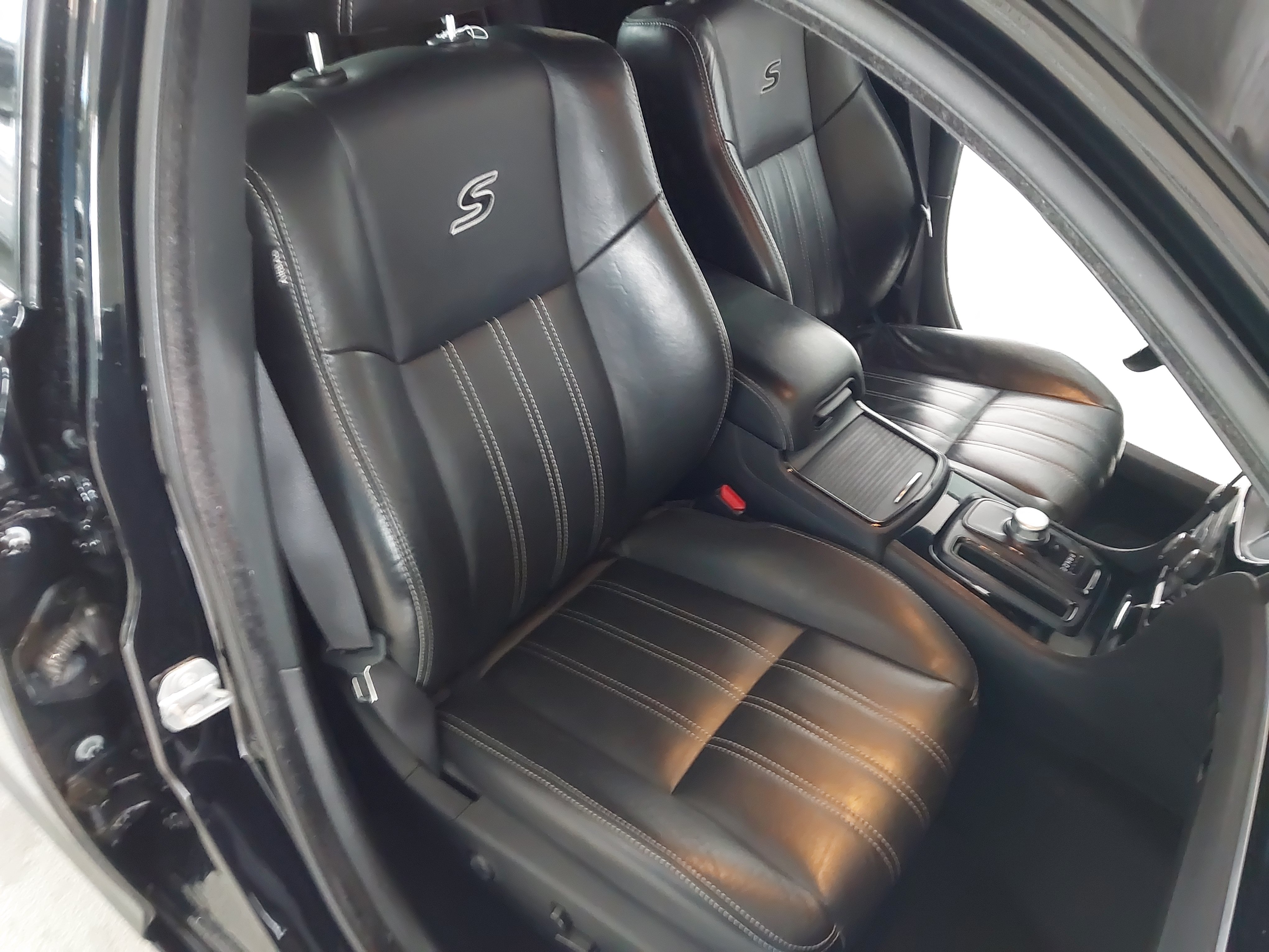 Used 2021 Chrysler 300 S RWD image 5