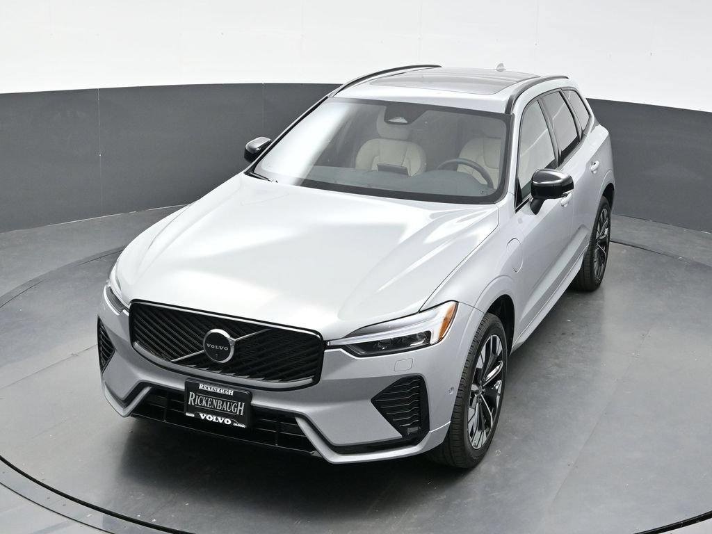 New 2026 Volvo XC60 T8 Plus w/ Climate Package PRO AWD/4WD image 31