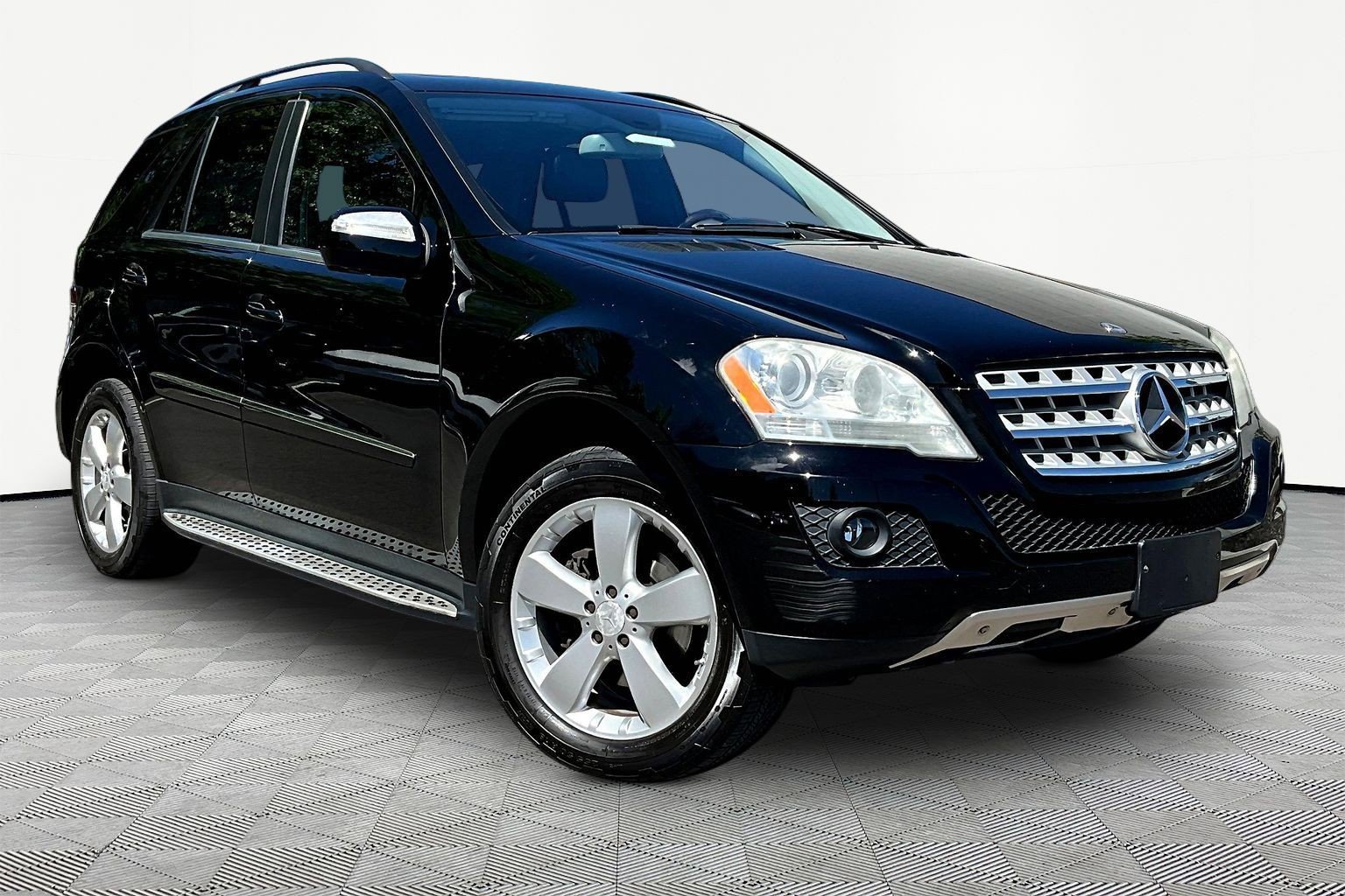 Used 2010 Mercedes-Benz ML 350 4MATIC image 3