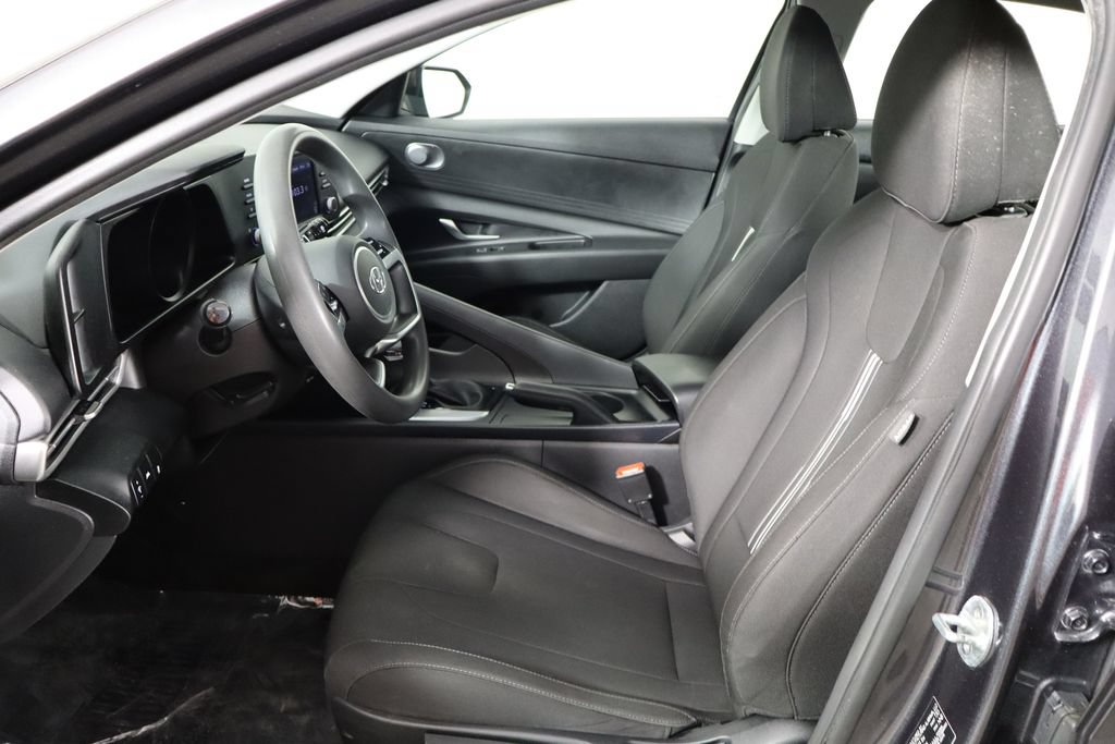 Used 2022 Hyundai Elantra SEL FWD image 14