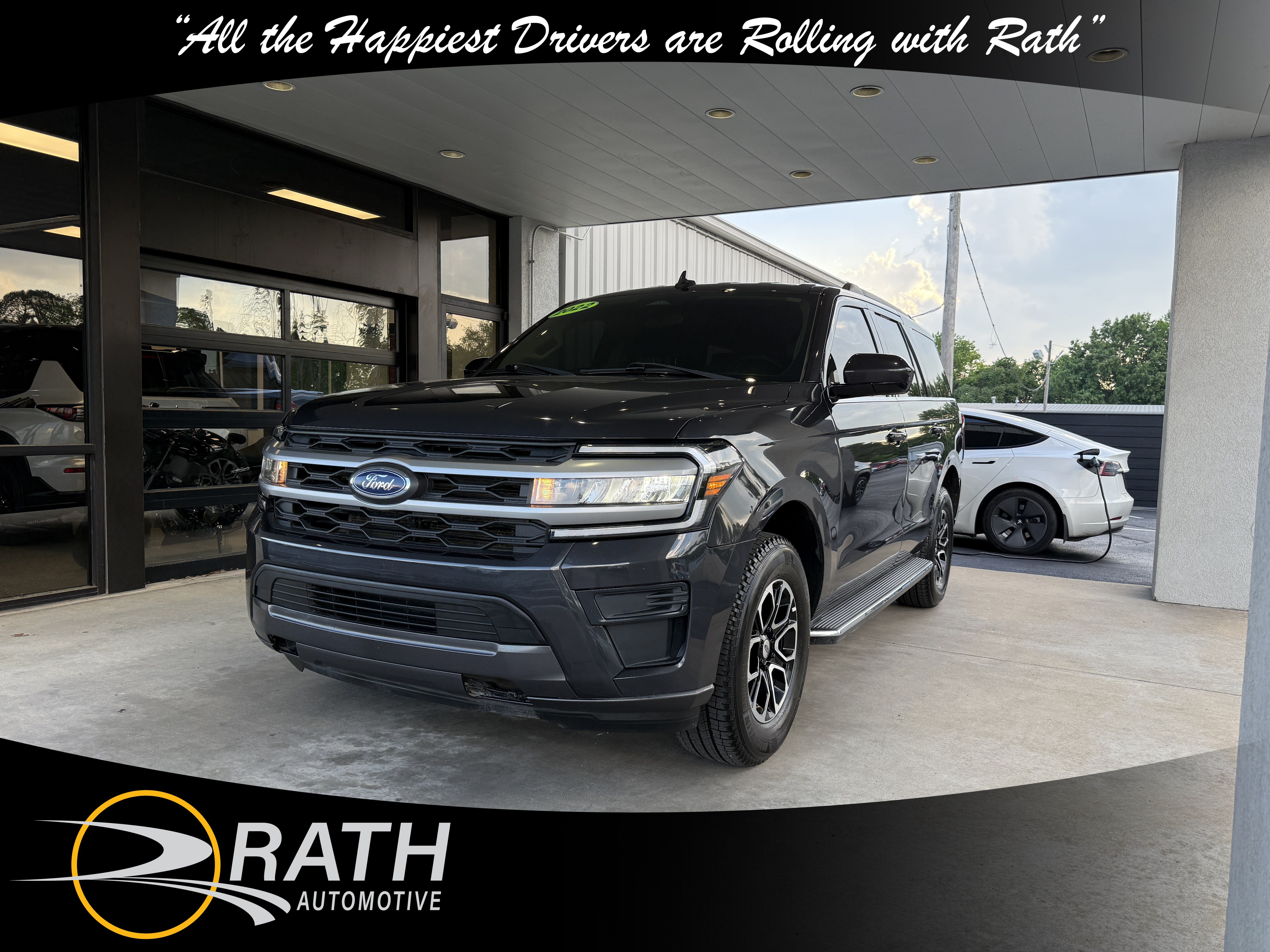 Used 2022 Ford Expedition XLT AWD/4WD image 4