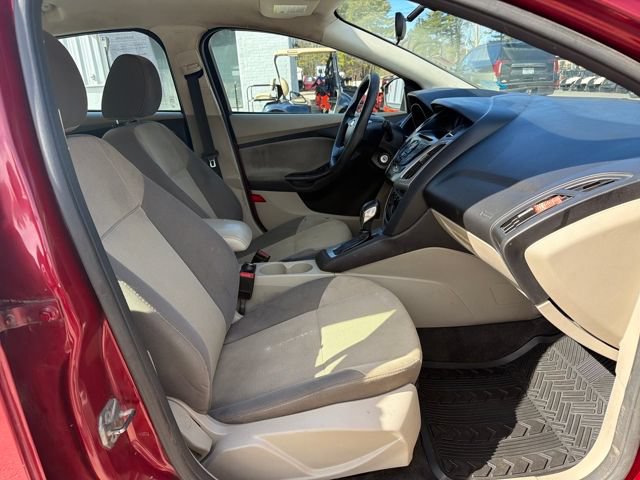 Used 2014 Ford Focus SE FWD image 17