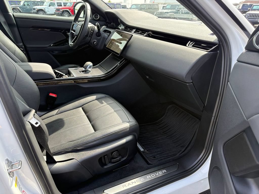 Used 2024 Land Rover Range Rover Evoque Dynamic SE AWD/4WD image 10