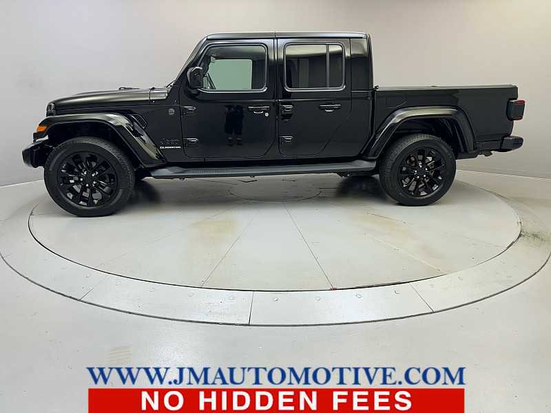 Used 2021 Jeep Gladiator Overland image 2
