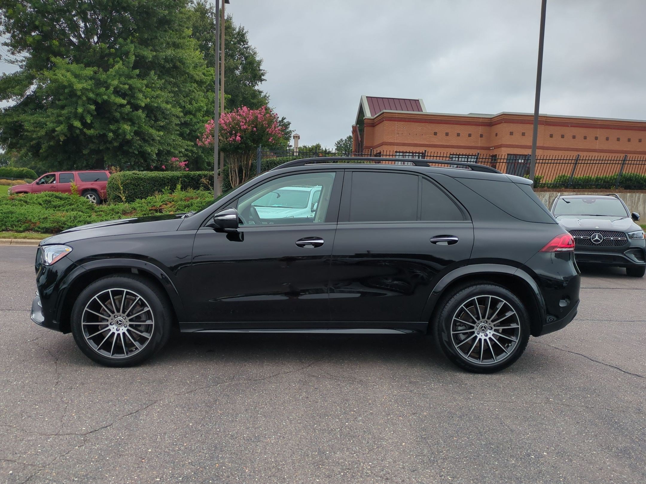Used 2023 Mercedes-Benz GLE 450 4MATIC image 6