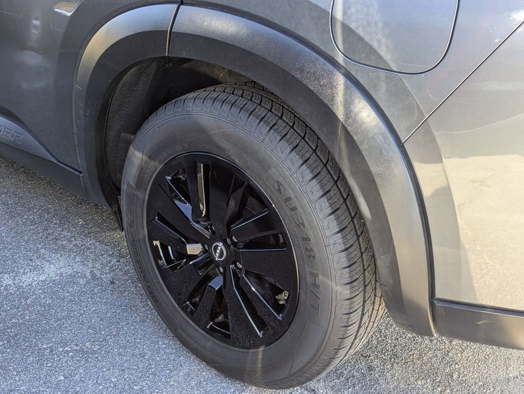 Used 2023 Nissan Pathfinder SL image 38