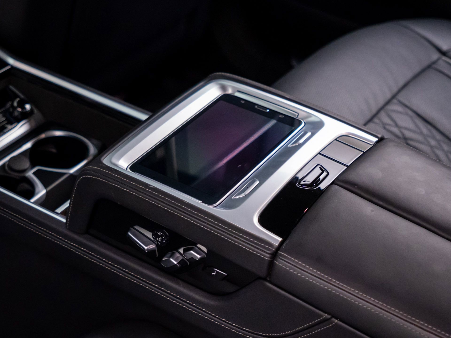 Used 2022 BMW M760i xDrive image 19